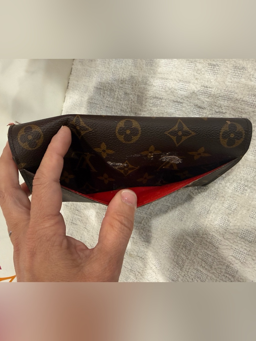 Louis Vuitton Sarah Monogram Wallet with Coquelicot Red interior - Picture 5 of 16